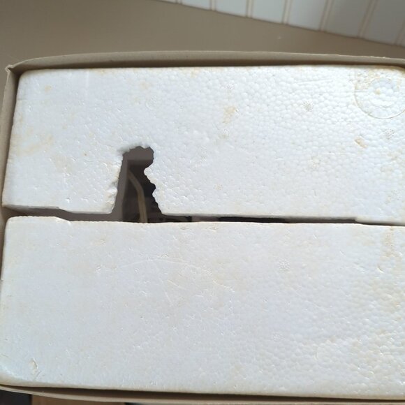 Dept. 56 Christmas Cove Lighthouse  - Retired - Picture 12 of 12